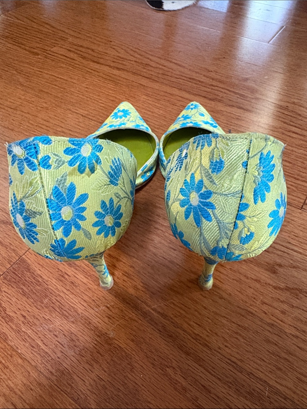 Manolo Blahnik Green and Blue Floral Pointed-Toe D'Orsay Pumps - Picture 3 of 4